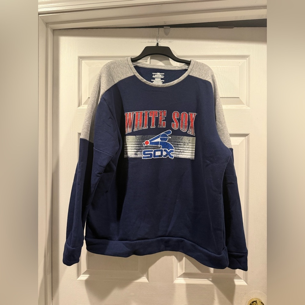 Genuine Merchandise Navy and Gray White Sox Crewneck Sweater. Size XL